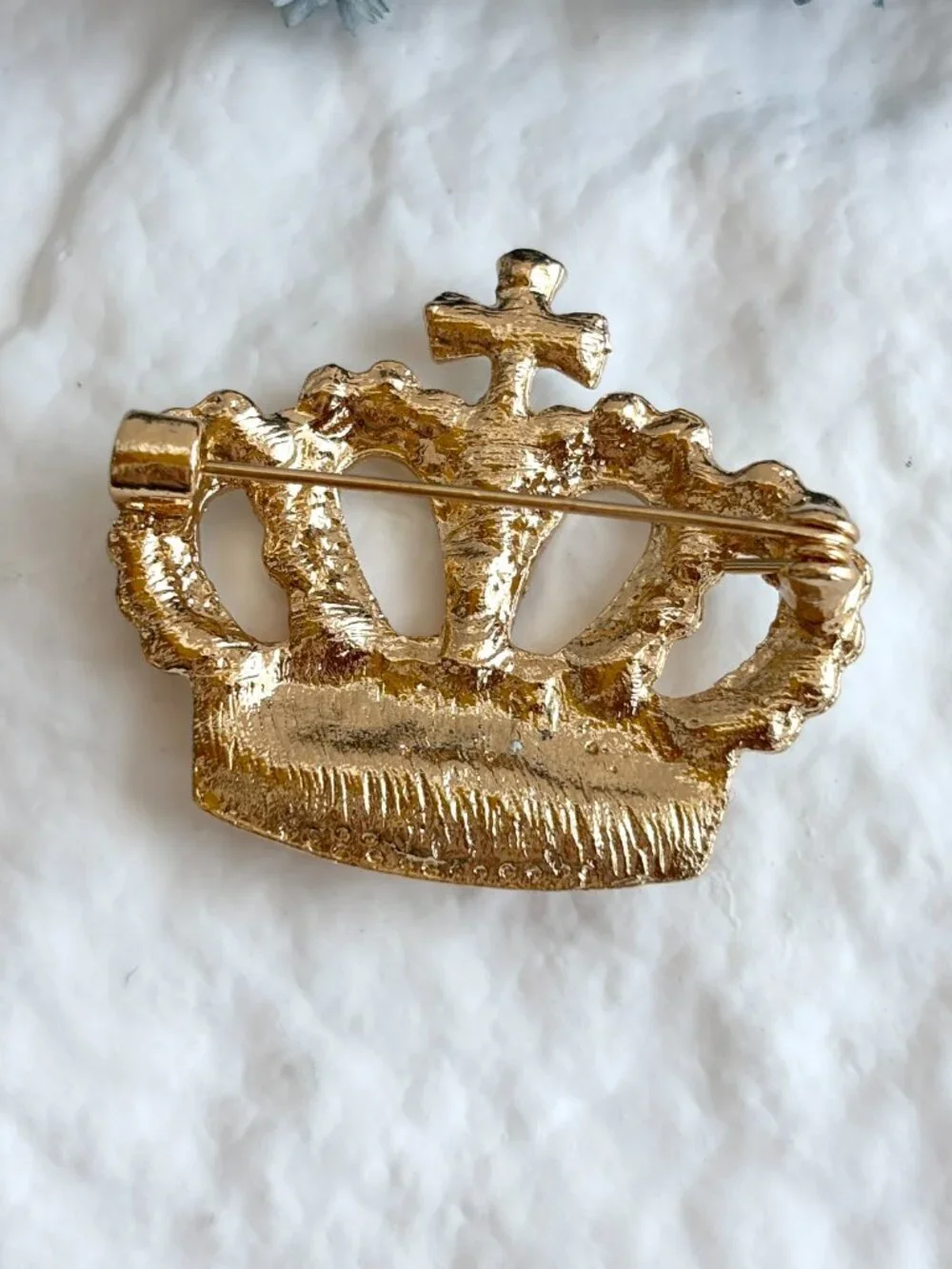 Crown Shaped Gold Toned Rhinestone Accented Vintage Inspired Brooch Pin